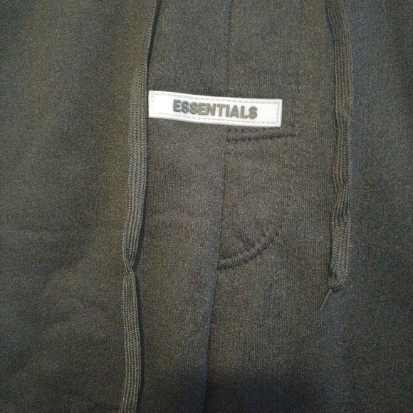 Essentials Jogging Pants - Picture 4 of 4